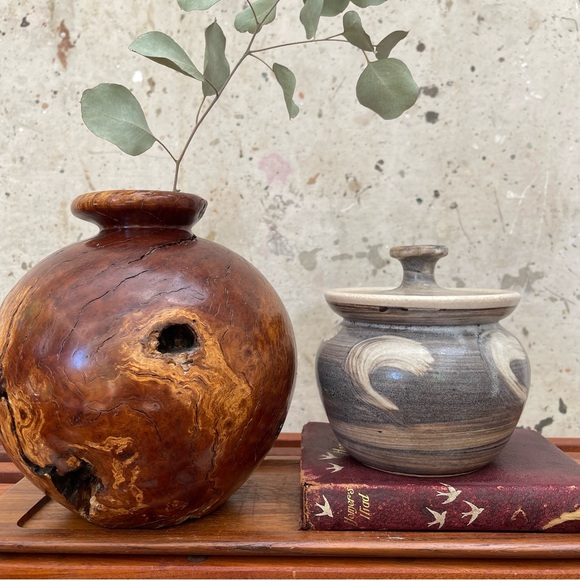 Vintage Small Lidded Ceramic Crock 1985 Studio Pottery Signed - Picture 2 of 6